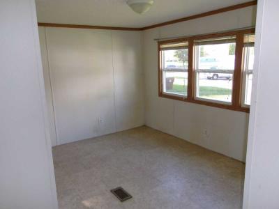 Photo 5 of 12 of home located at 2265 W Parks Rd Lot 110 Saint Johns, MI 48879