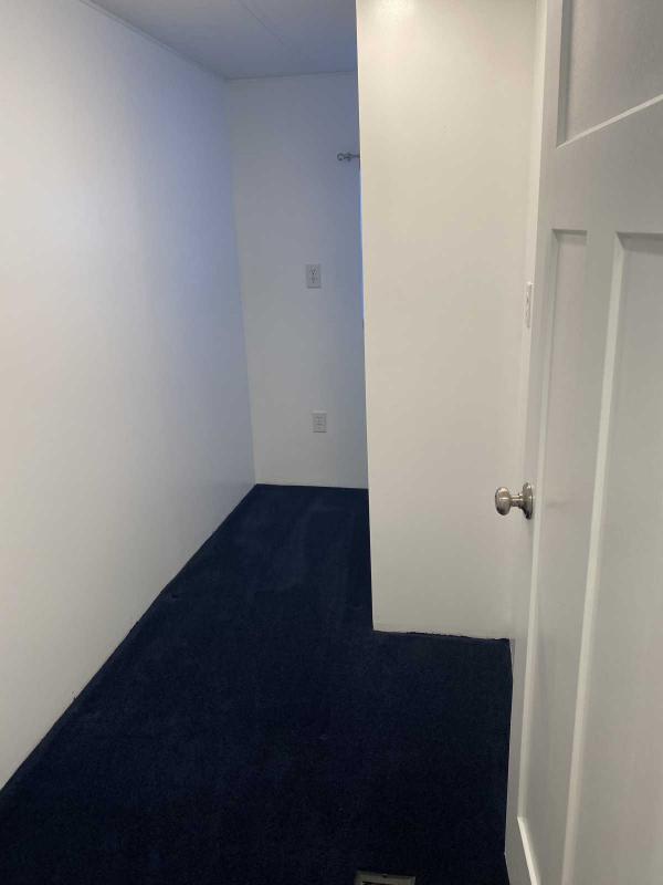 1980 Holly Park Mobile Home