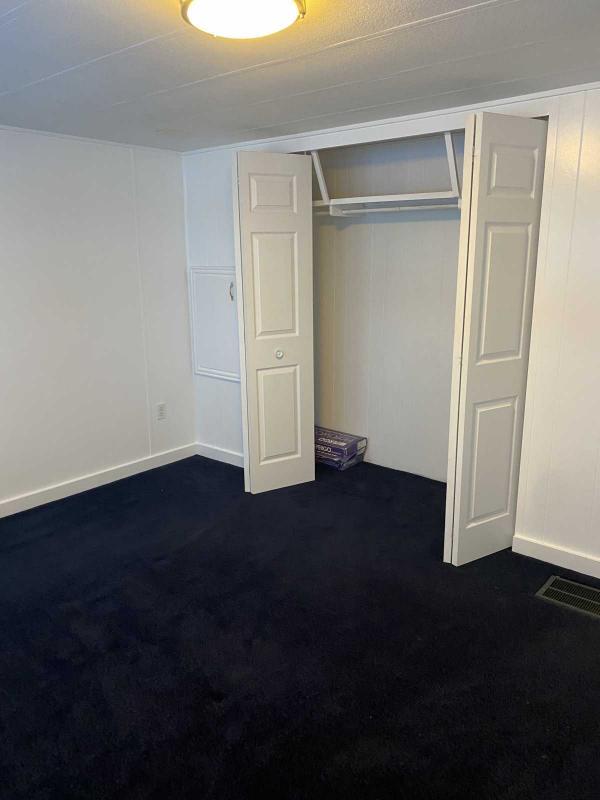 1980 Holly Park Mobile Home