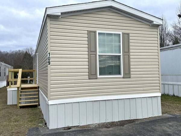 Photo 1 of 2 of home located at 109 Appaloosa Trl Corbin, KY 40701