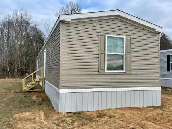 Photo 1 of 2 of home located at 102 Appaloosa Trl Corbin, KY 40701