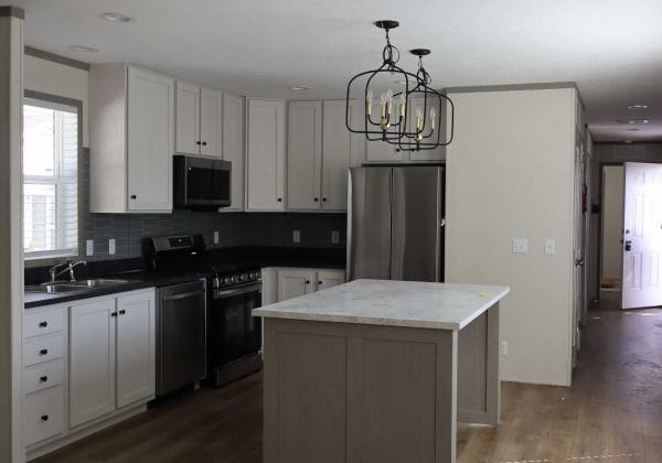 2025 Clayton Homes 6616-4772 Mobile Home