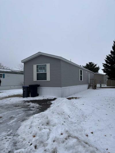 Photo 5 of 16 of home located at 420 Homecroft Ct  #324 Superior, WI 54880