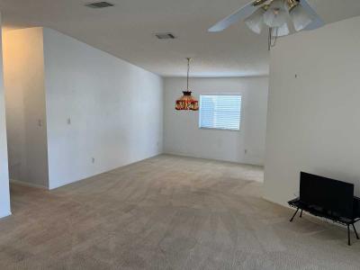 Photo 5 of 27 of home located at 112 Bougainvillea Terrace Parrish, FL 34219