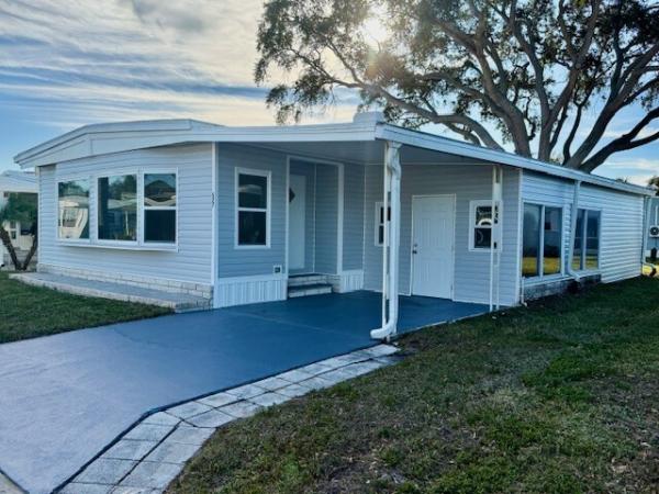 Photo 1 of 2 of home located at 1071 Donegan Rd Lot 527 Largo, FL 33771