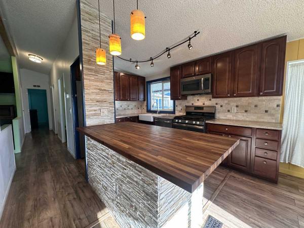 1993 Fleetwood Manufactured Home