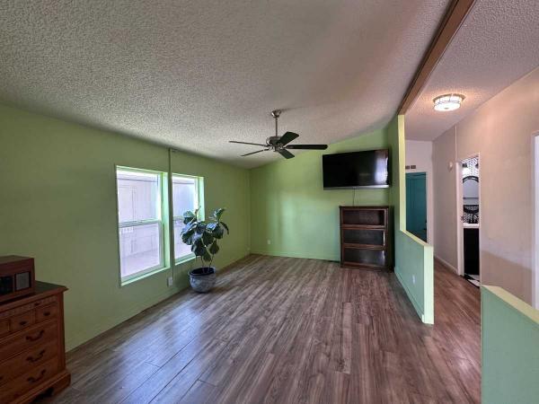 1993 Fleetwood Manufactured Home