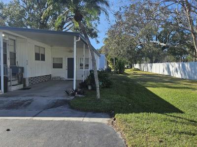 Photo 3 of 37 of home located at 9925 Ulmerton Rd., #512 Largo, FL 33771