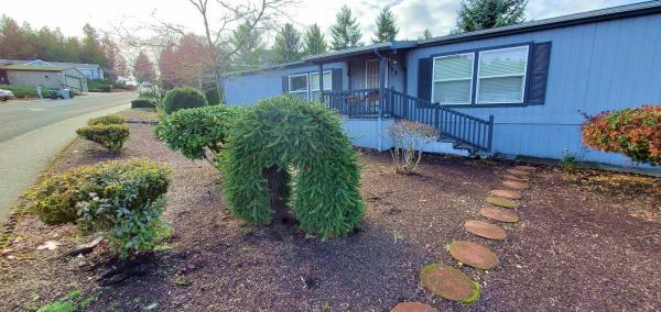Photo 1 of 2 of home located at 10400 SE Cook Ct #73 Milwaukie, OR 97222