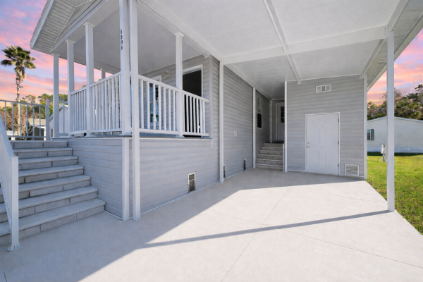 Photo 1 of 2 of home located at 8098 W. Coconut Palm Dr. Homosassa, FL 34448