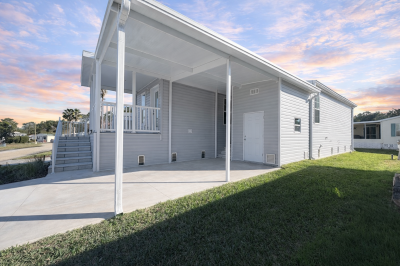 Photo 2 of 25 of home located at 8098 W. Coconut Palm Dr. Homosassa, FL 34448