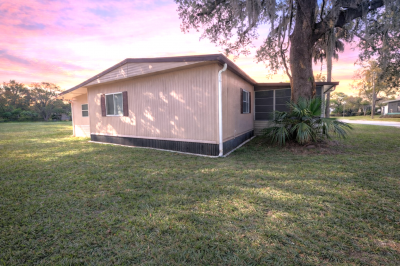 Photo 3 of 18 of home located at 8260 W. Charmaine Dr. Homosassa, FL 34448