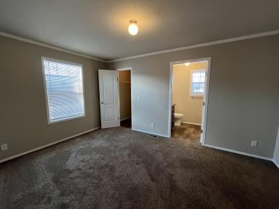 Photo 3 of 9 of home located at 5147 Kidway Ct Sterling Heights, MI 48310