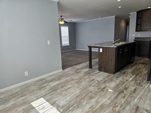 2020 Champion RA2460204 Mobile Home