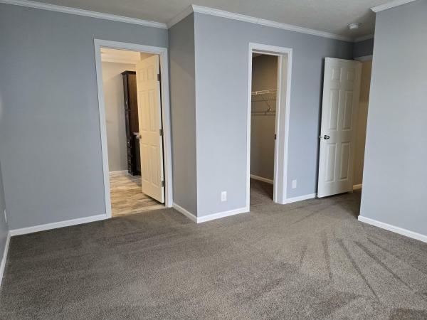 2020 Champion RA2460204 Mobile Home