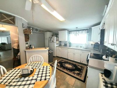 Photo 5 of 21 of home located at 35441 Jomar Ave Zephyrhills, FL 33541