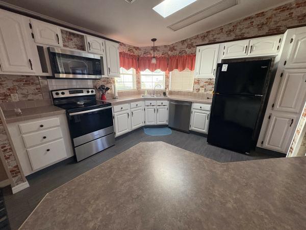 2000 Skyline Mobile Home