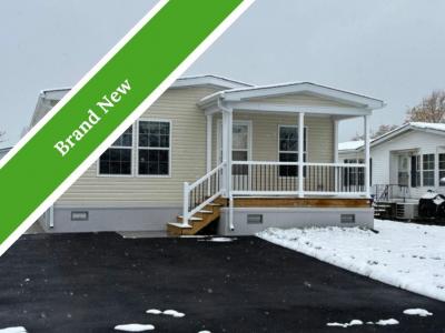 Photo 2 of 20 of home located at 351 Applewood Dr. Lockport, NY 14094