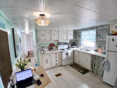 Photo 5 of 17 of home located at 916 52nd Avenue Lane W Bradenton, FL 34207