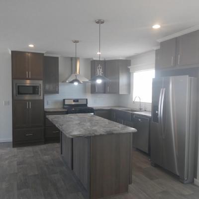 Mobile Home at 37290 Harvest Trl Lot 569 Lenox, MI 48048