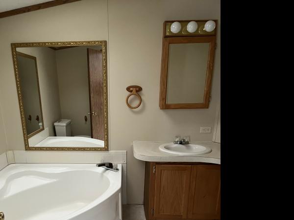 2000 Fairmont UNK Mobile Home