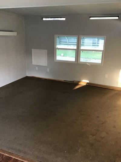 Photo 2 of 6 of home located at 1009 Spruce Mount Morris, MI 48458