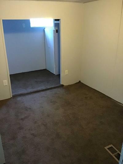 Photo 4 of 6 of home located at 1009 Spruce Mount Morris, MI 48458