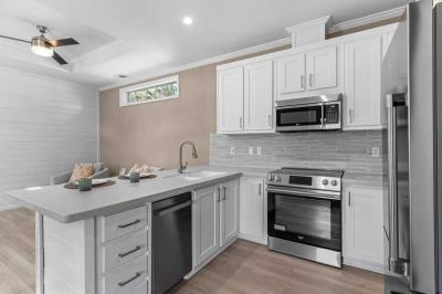 Photo 5 of 14 of home located at 12130 Grand Oak Lane Oxford, FL 34484