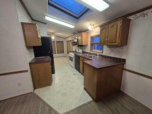 2003 Holly Park 304 Stretch Manufactured Home