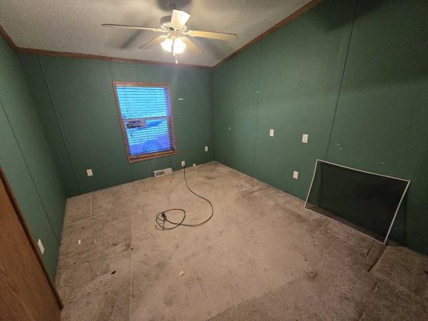 2003 Holly Park 304 Stretch Manufactured Home