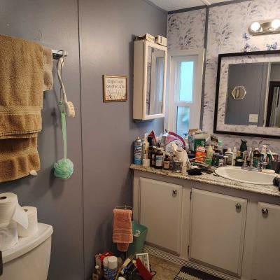 Photo 5 of 17 of home located at 77500 S 6th St Sp. #D-9 Cottage Grove, OR 97424