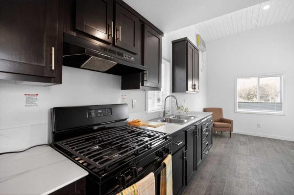 2026 Champion Home Shore park SHPK _ 06DL Mobile Home