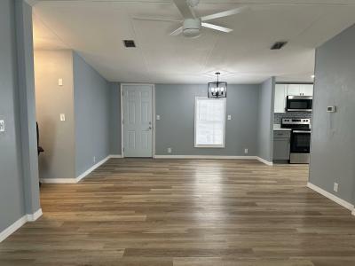 Photo 5 of 23 of home located at 1326 Marsh Creek Lane Orlando, FL 32828