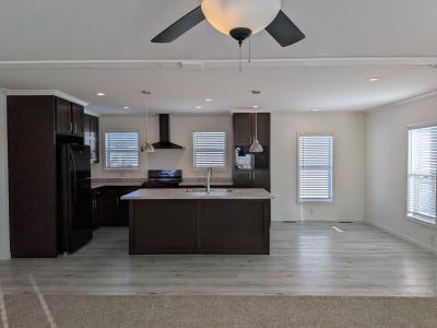 Mobile Home at 28586 Mapleleaf Flat Rock, MI 48134