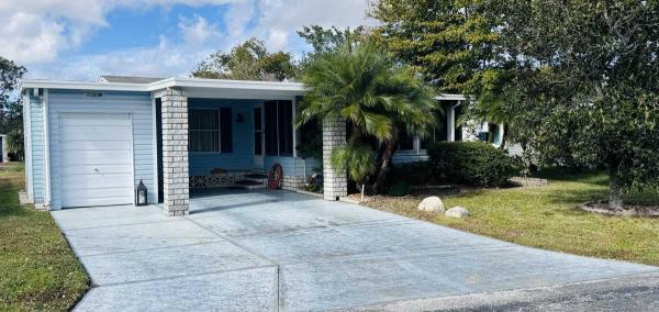 Photo 1 of 2 of home located at 40 Fairway Dr Auburndale, FL 33823
