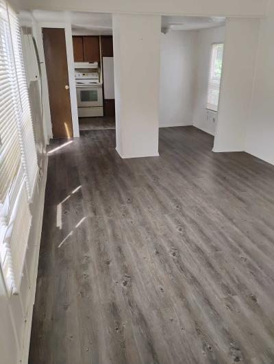 Photo 2 of 28 of home located at 1701 Skipper Rd  #118 Tampa, FL 33613