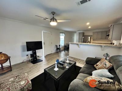 Photo 4 of 28 of home located at 4900 SE 102nd Place Lot 76 Belleview, FL 34420