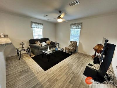 Photo 5 of 28 of home located at 4900 SE 102nd Place Lot 76 Belleview, FL 34420