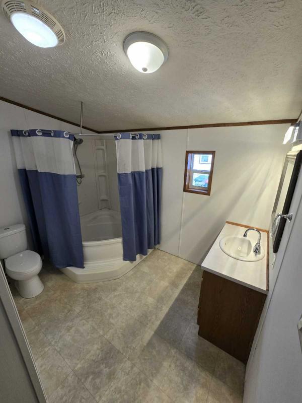 2005 Hollypark Mobile Home