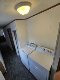 2005 Hollypark Mobile Home