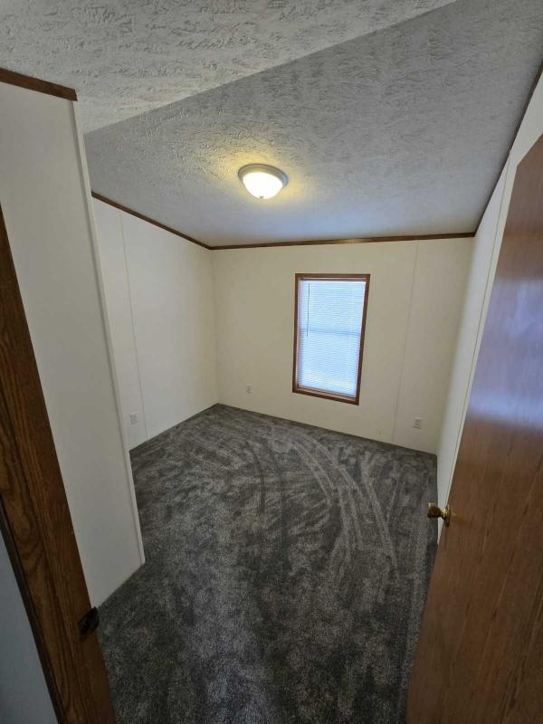 2005 Hollypark Mobile Home