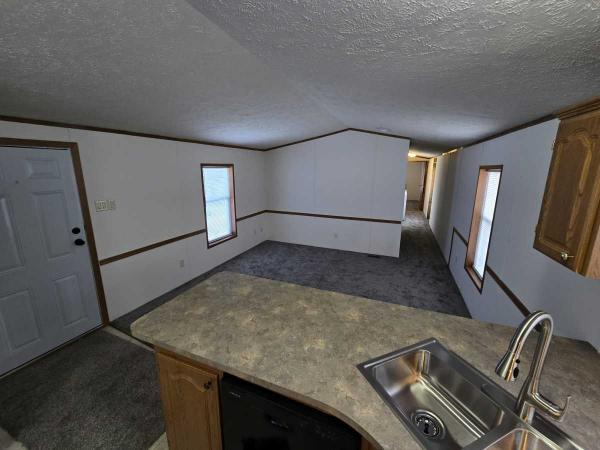 2005 Hollypark Mobile Home