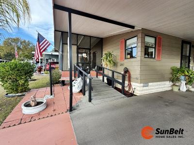 Photo 3 of 30 of home located at 1260 Sunset Drive Leesburg, FL 34788