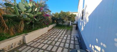 Photo 5 of 44 of home located at 9850 Garfield Ave. #33 Huntington Beach, CA 92646