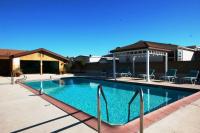 1999 Karsten Brand New Quartz Kitchen/Walk in Shower Manufactured Home