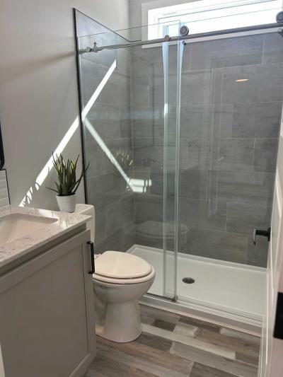 Photo 4 of 20 of home located at 12056 Lakeshore Way Oxford, FL 34484