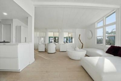 Photo 4 of 38 of home located at 19361 Brookhurst St. #43 Huntington Beach, CA 92646