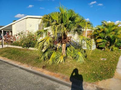 Photo 5 of 71 of home located at 8775 20th St Lot 235 Vero Beach, FL 32966