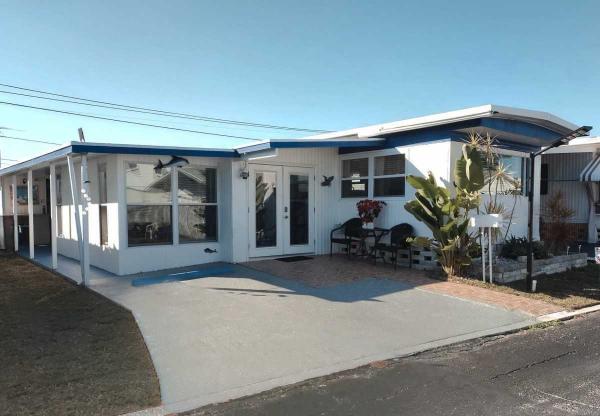 Photo 1 of 2 of home located at 370 53rd Ave N Saint Petersburg, FL 33703