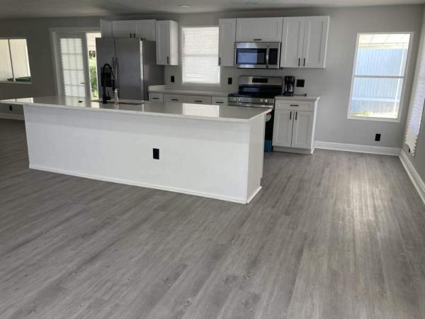 1979 Barrington Manufactured Home